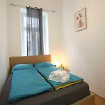 Downtown Bliss Modern Retreat With Free Parking And Fast Internet 600 Mbits